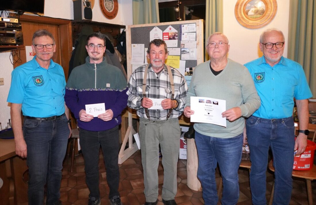 Waldthurn. Insgesamt 104 Schafkopfbegeisterte spielten am vergangenen Samstag an 26 Tischen Solo, Wenz und Rufspiele.