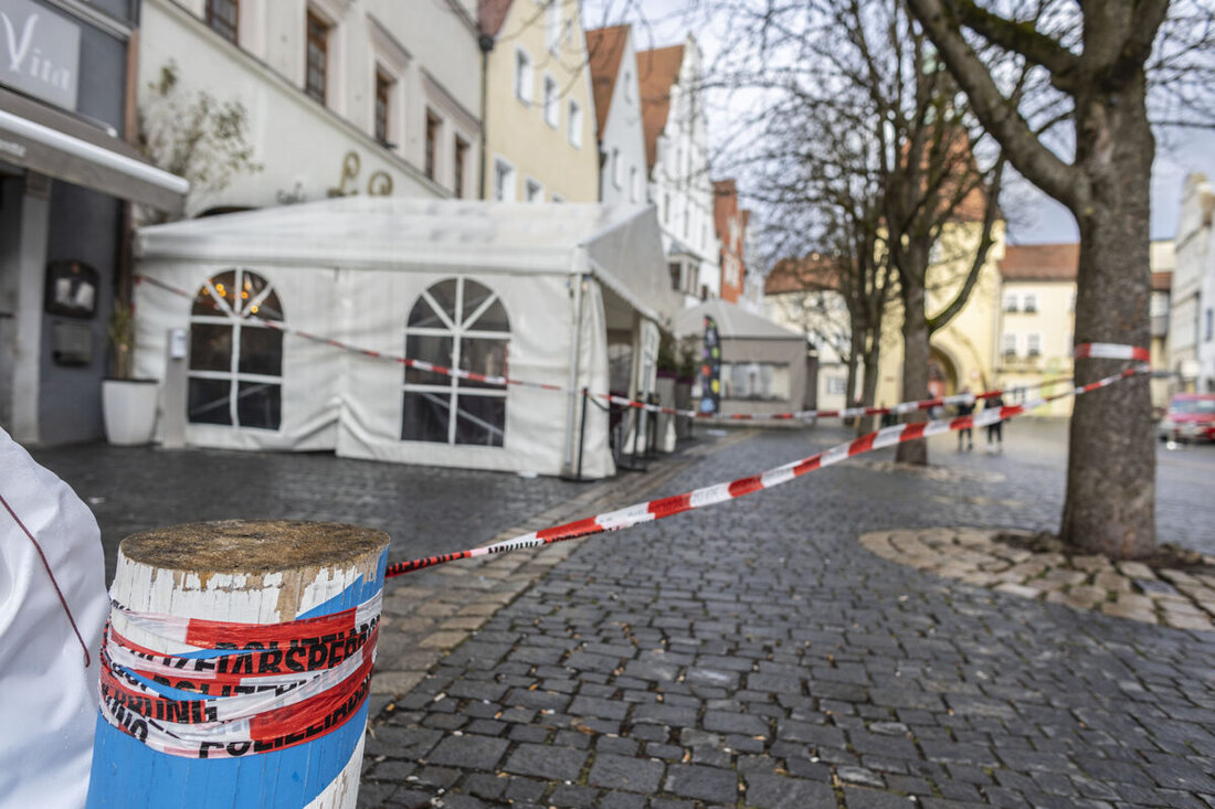 Weiden. Es kann losgehen: Am Landgericht Weiden beginnt im Dezember der Prozess gegen einen Niederländer (46). Aus seinem Drogen-Lager aus Arnheim soll die präparierte Champagner-Flasche stammen, die im Februar 2022 in Weiden zum Ausschank kam. Ein 52-jähriger Restaurantbesucher starb.