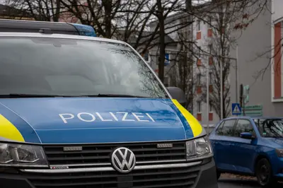 Unfall in Weiden: Auto kollidiert mit Gartenmauer