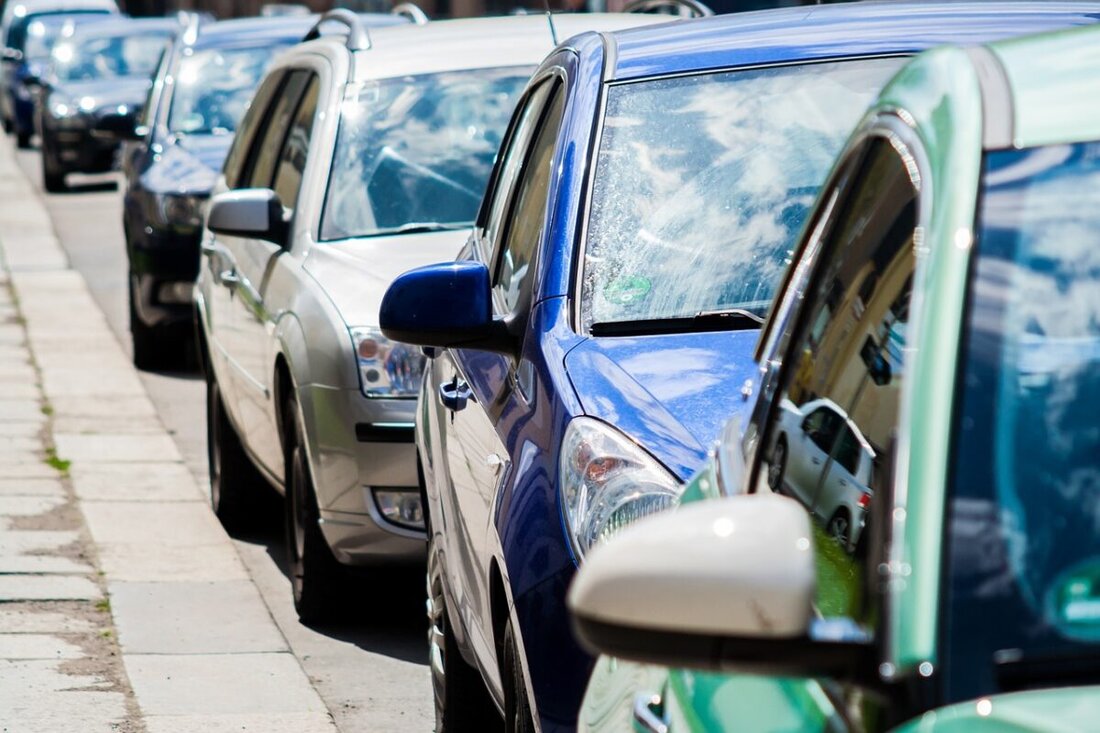 Weiden. Die SPD-Stadtratsfraktion stellt einen Antrag zur Verbesserung des Parkplatzes "Am Langen Steg", um die Unterhaltskosten zu senken und die Nutzbarkeit zu erhöhen.