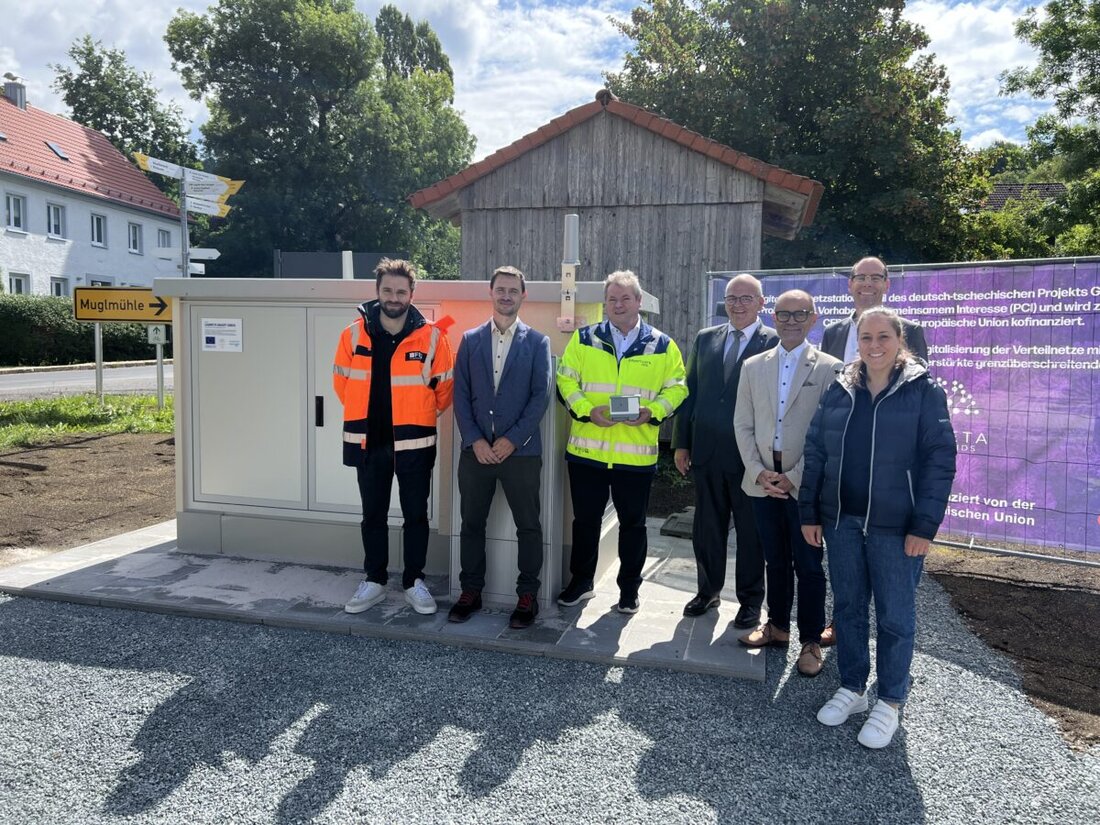 Bad Neualbenreuth. Die Bayernwerk Netz GmbH hat in Altmugl (Neualbenreuth) die 5000. digitale Ortsnetzstation in ihrem Netzgebiet in Betrieb genommen. Dr. Joachim Kabs, Geschäftsführer der Bayernwerk Netz, sprach dabei von "einem Meilenstein der Energiewende im Freistaat Bayern".