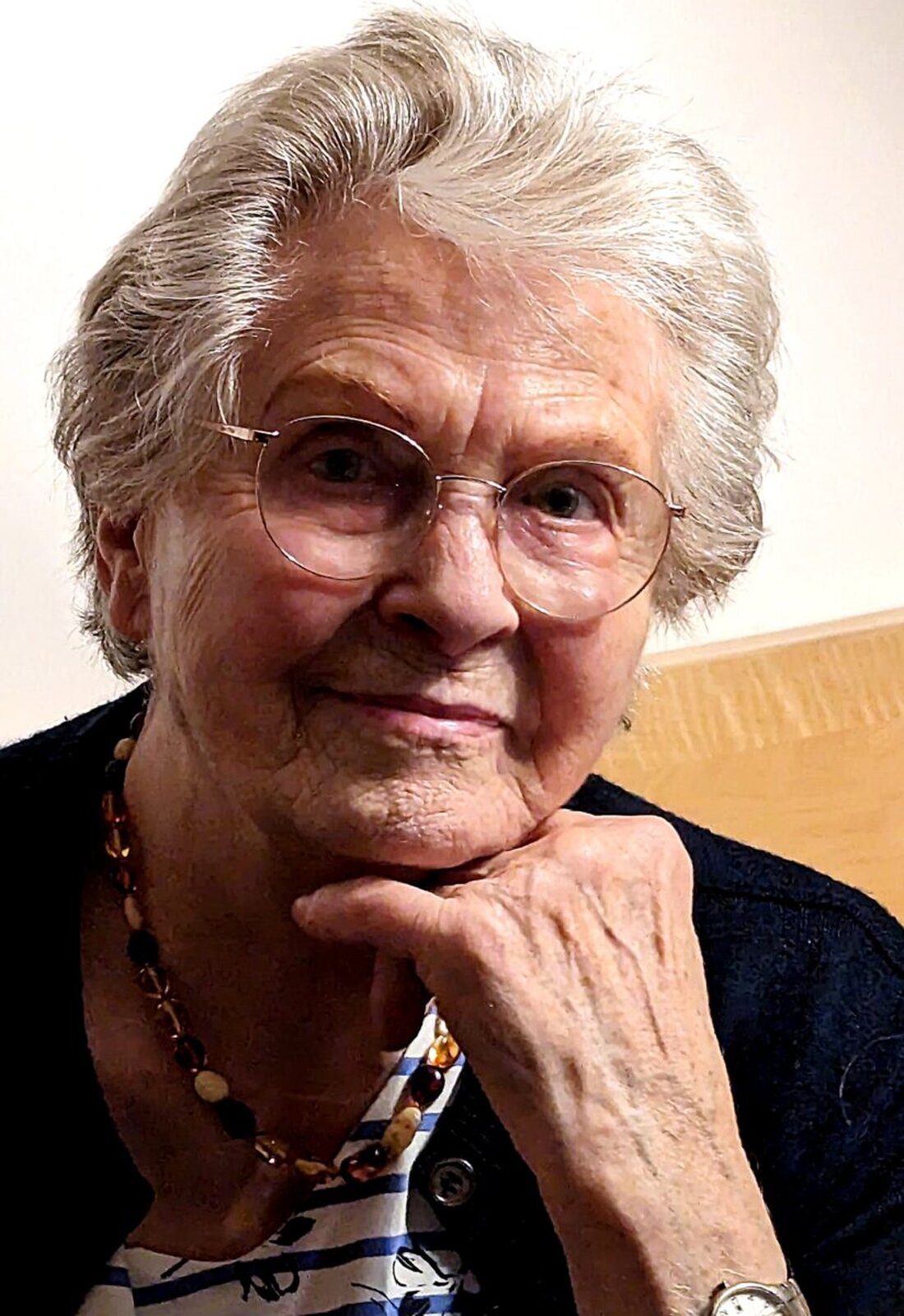 Weiden. Betty Vierling feierte am 14. August ihren 90. Geburtstag umgeben von ihrer großen Familie. Geboren wurde sie 1935 in Parkstein und hat ihr Leben dem kirchlichen Gesang und der Fürsorge für Familie und Auszubildende gewidmet.