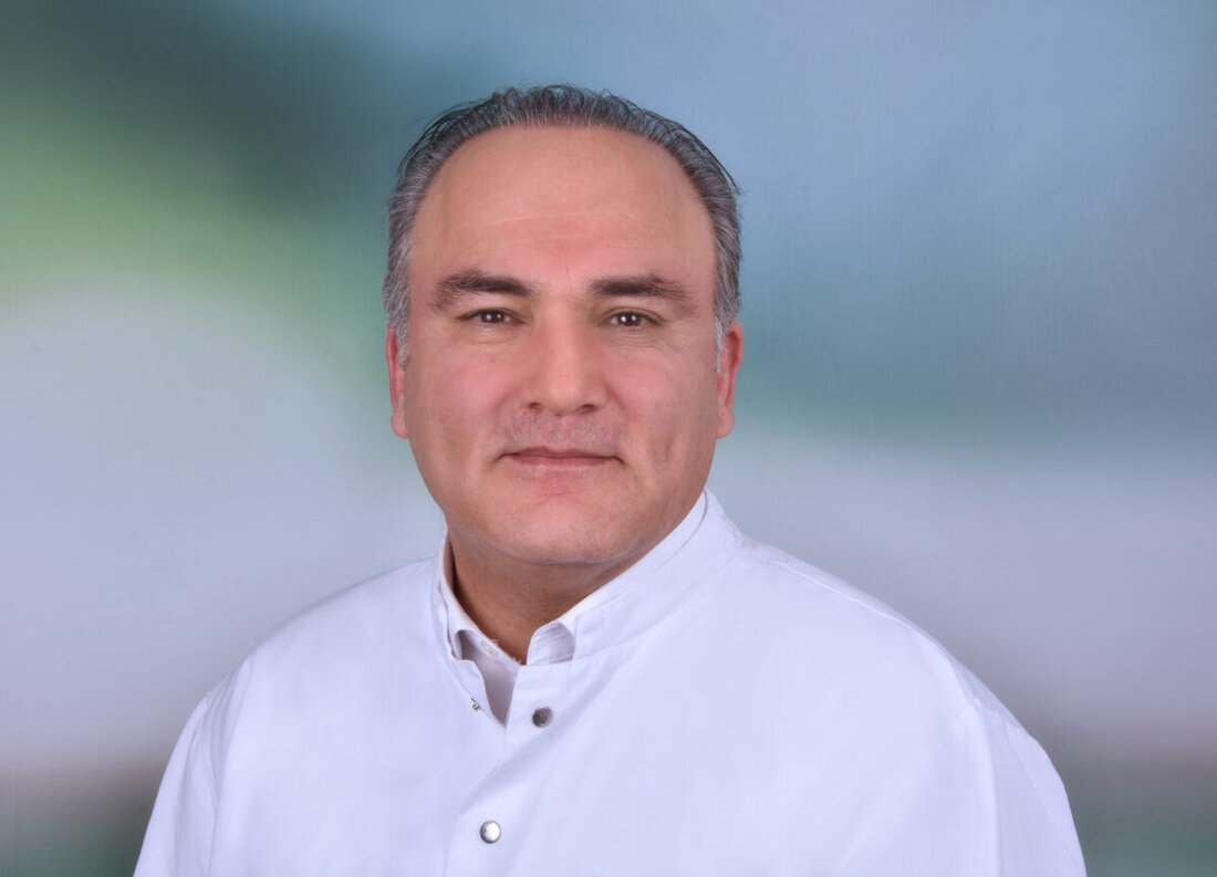 Burglengenfeld. Dr. Karim Kabir hält am 13. Januar einen kostenlosen Vortrag über Bluthochdruck, der Ursachen, Diagnose und Therapie umfasst. Der Vortrag findet im Bürgerzentrum statt und betont die Bedeutung der Blutdruckmessung und Lebensstiländerungen.