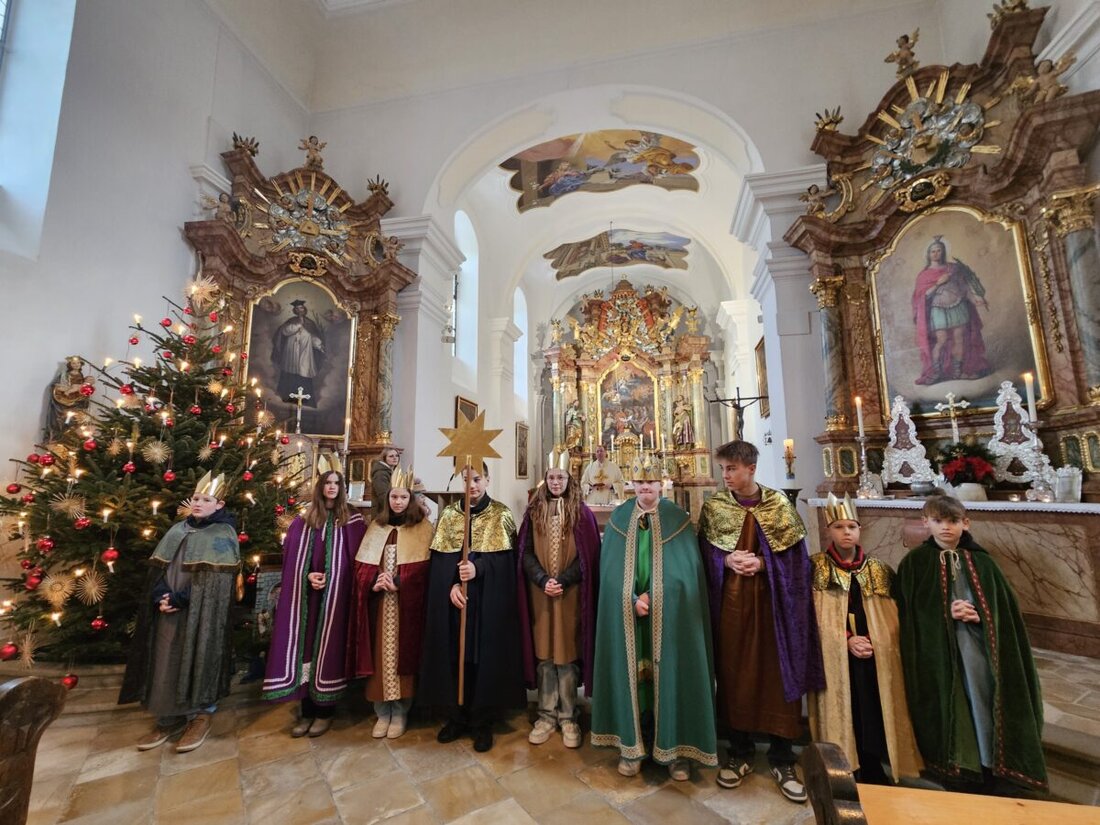 Böhmischbruck. Zum 67. Mal zogen Sternsinger sammelnd und segnend von Haus zu Haus. Die Spendenaktion 2025 stand unter dem Motto "Erhebt eure Stimme! Sternsingen für Kinderrechte."