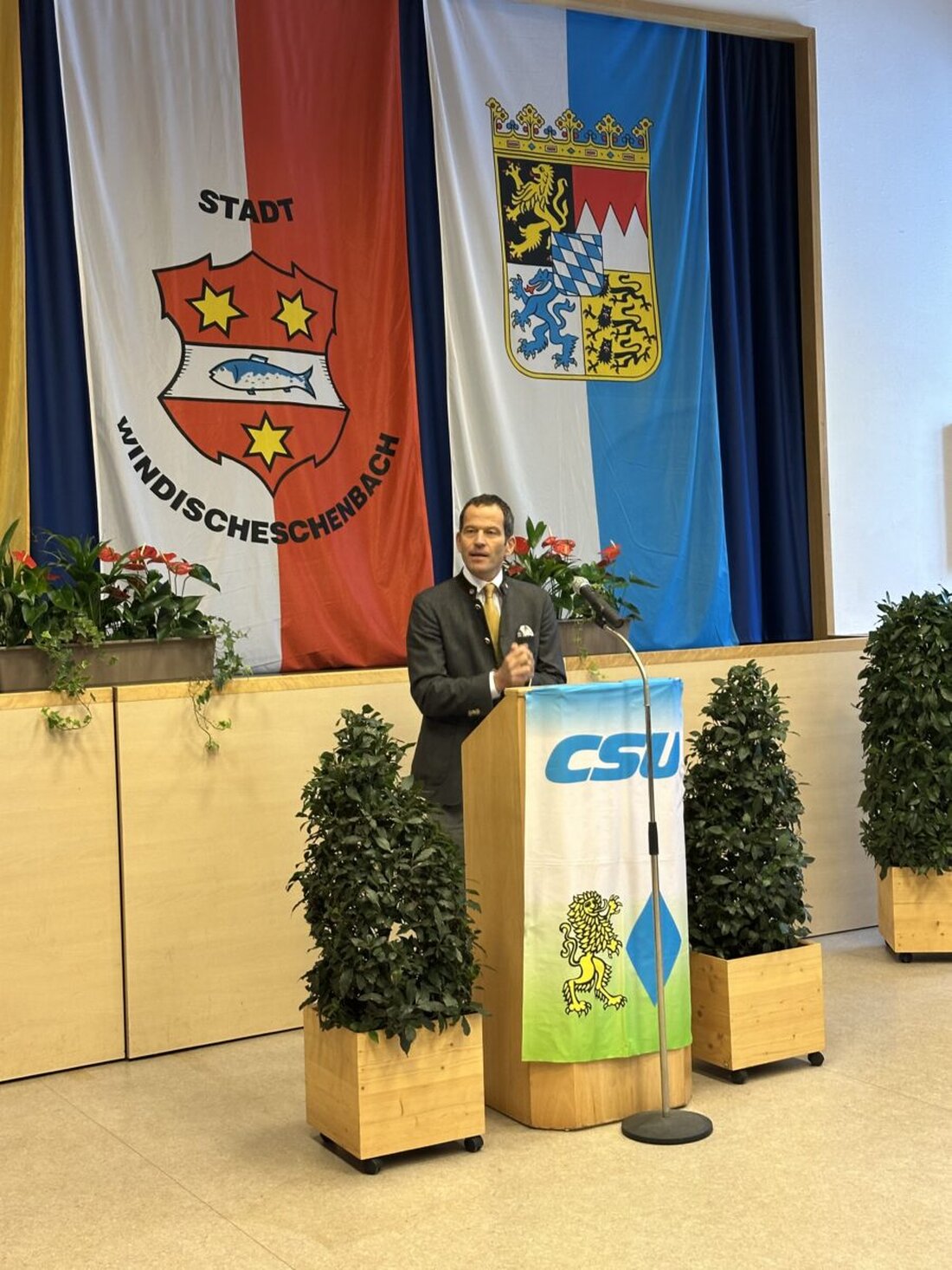 Windischeschenbach. Beim Neujahrsempfang der CSU wurden Engagement und Zusammenhalt gelobt, wichtige Themen wie Wirtschaft und Migration für 2025 angesprochen.