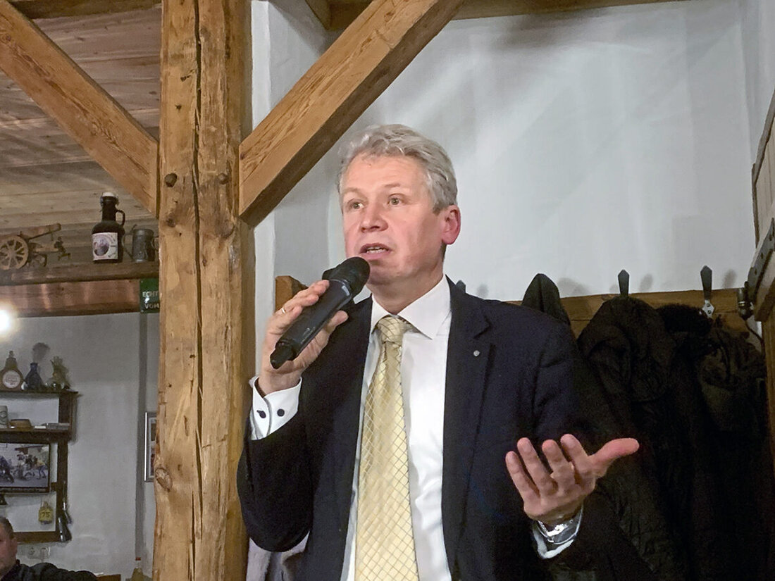 Neuhaus. OTH-Präsident Clemens Bulitta positioniert seine Hochschule bei der Echo-Wahl-Initiative in Bahlers Zoiglstum in der Mitte der Gesellschaft: Als Player, der die politischen, sozialen, ökonomischen und ökologischen Herausforderungen unserer Zeit mitgestalten möchte.