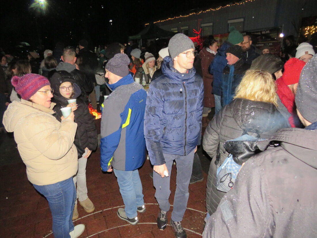 Altenstadt/WN. Erstmals luden die Vereine der Gemeinde zur Waldweihnacht ein.