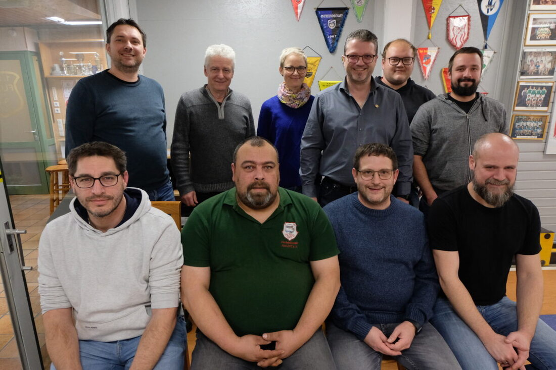 Floß. Der Fischereiverein 1971 hat mit bürokratischen Hürden zu kämpfen, was die Vereinsarbeit erschwert. Wichtige Veranstaltungen fanden statt, und neue Vorstandsmitglieder wurden gewählt.