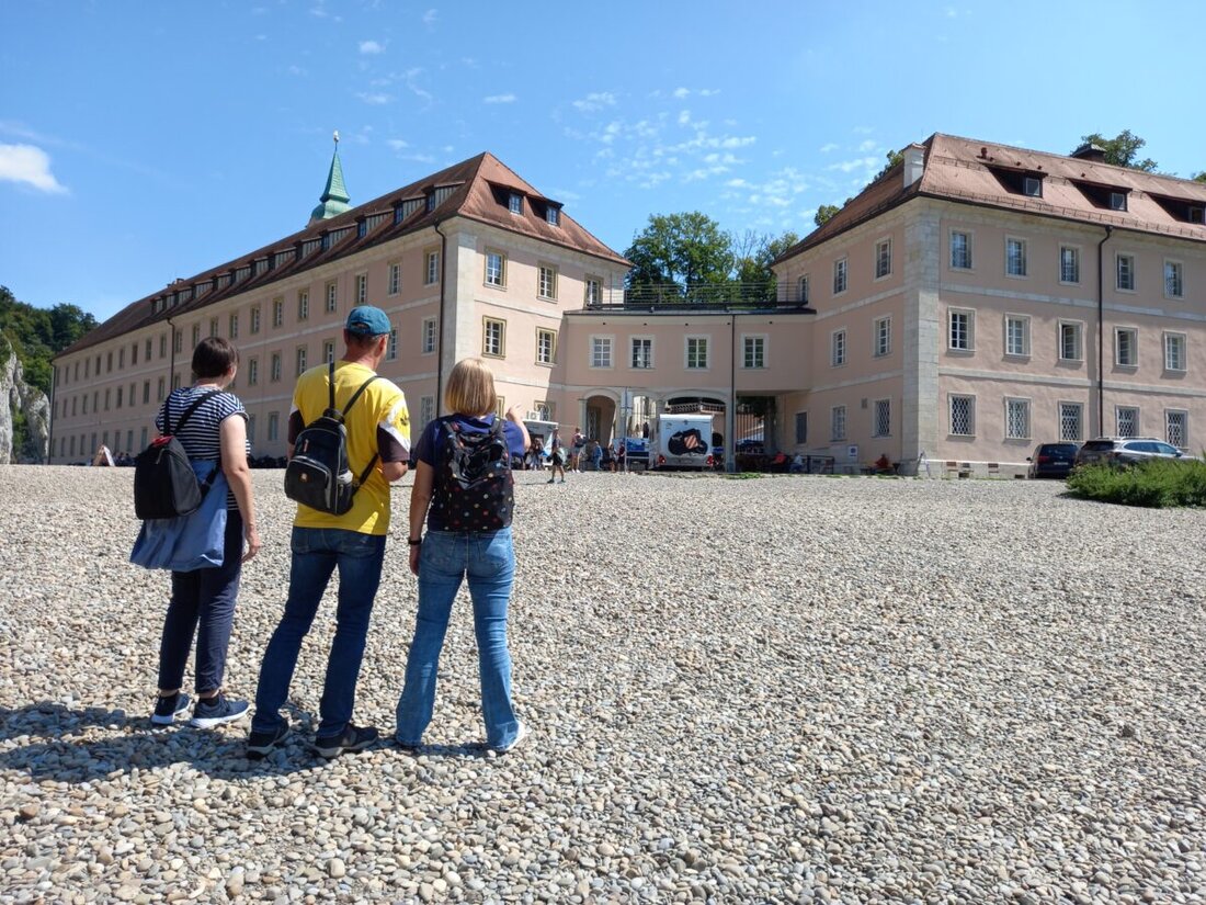 Weiden / Irchenrieth. Ein Ausflug zum Kloster Weltenburg am 7. August 2025 bot Teilnehmern der OBA des ARV Oberpfalz e. V. und der OH des HPZ Irchenrieth beeindruckende Eindrücke und Gemeinschaftserlebnis. Highlights waren eine Schifffahrt durch den Donaudurchbruch und das Mittagessen in der Klosterschenke.