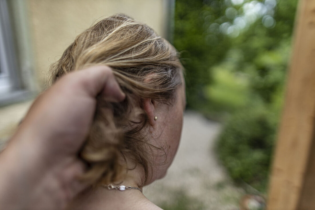 Schwandorf. Die Polizeiinspektion Schwandorf ermittelt gegen Unbekannt in zwei Fällen. In einem Fall wurde eine junge Frau mit Hund von einem männlichen Täter attackiert. Im anderen ein junger Mann von einem Duo geschlagen. In beiden Fällen liegt keine Beschreibung vor.