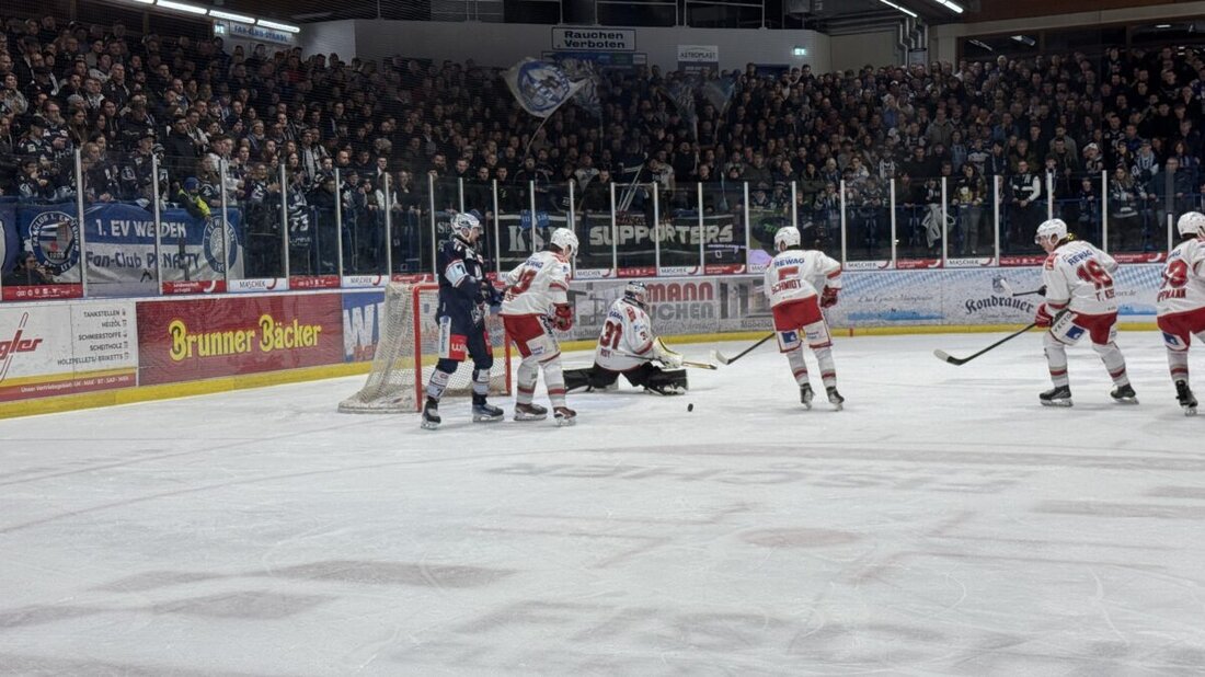 Weiden. "Und schon wieder Derbysieger EVW", hallte es am Sonntagabend durch das Weidener Eisstadion. Erneut waren die Blue Devils Weiden die Derbyhelden, brachten eine kämpferisch unglaublich starke Leistung aufs Eis und hatten dann noch einen Youngster in ihren Reihen, der nochmals einen draufsetzte.