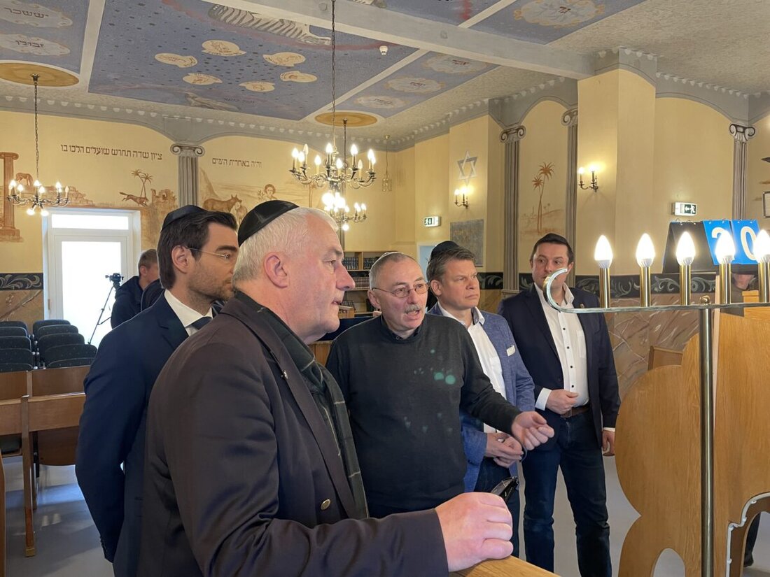 Weiden. Ludwig Spaenle, Antisemitismus-Beauftragter der bayerischen Staatsregierung, hat am Montag die Synagoge in Weiden besucht. Vertreter der jüdischen Gemeinde berichteten über die Situation vor Ort.