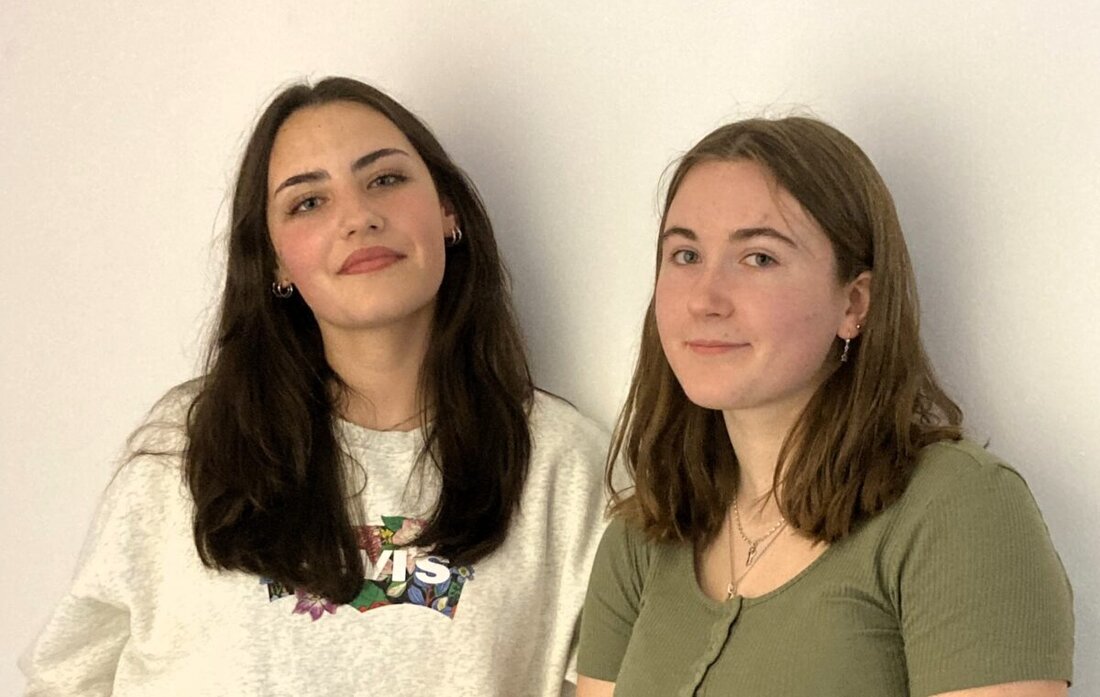 Weiden. Alisa und Vroni, beide 17, treten am 24. Oktober ab 18 Uhr mit Gesang und E-Piano in den Redaktionsräumen auf. Im ECHO-Gespräch zwischen Schule und Soundcheck wird deutlich, dass die Weidener Stadtgesellschaft an vielen Stellen Anteil an der Entwicklung der beiden Talente hat.