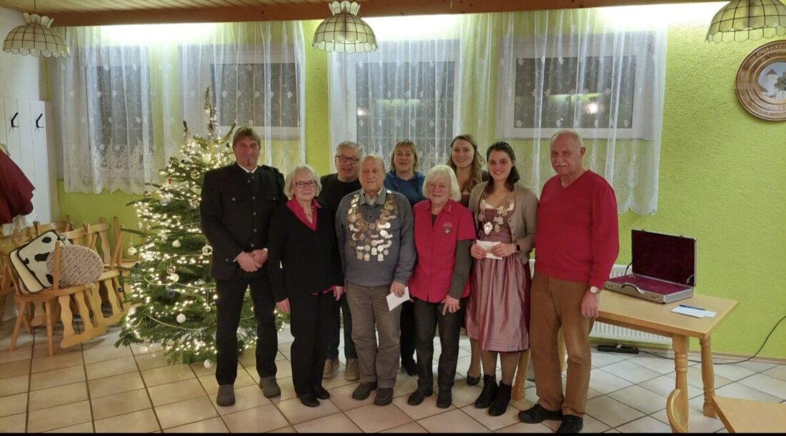 Altenstadt/WN. Maria Neubauer und Rudi Pscheidt holen sich die Königswürde bei der Schützengesellschaft.