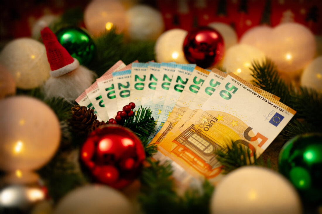 Neustadt/WN. Beschäftigte in Neustadt sollen den "Weihnachtsgeld-Check" machen, empfiehlt die Gewerkschaft NGG. Beschäftigte in Betrieben mit Tarifvertrag bekommen öfter und mehr Weihnachtsgeld.