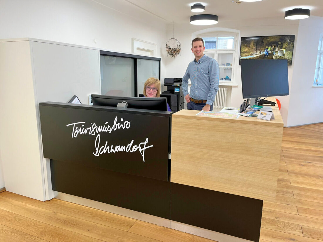 Schwandorf. Das Tourismusbüro hat am selben Standort in modernen Räumlichkeiten neu eröffnet, um Informationen und Angebote der Stadt besser präsentieren zu können.