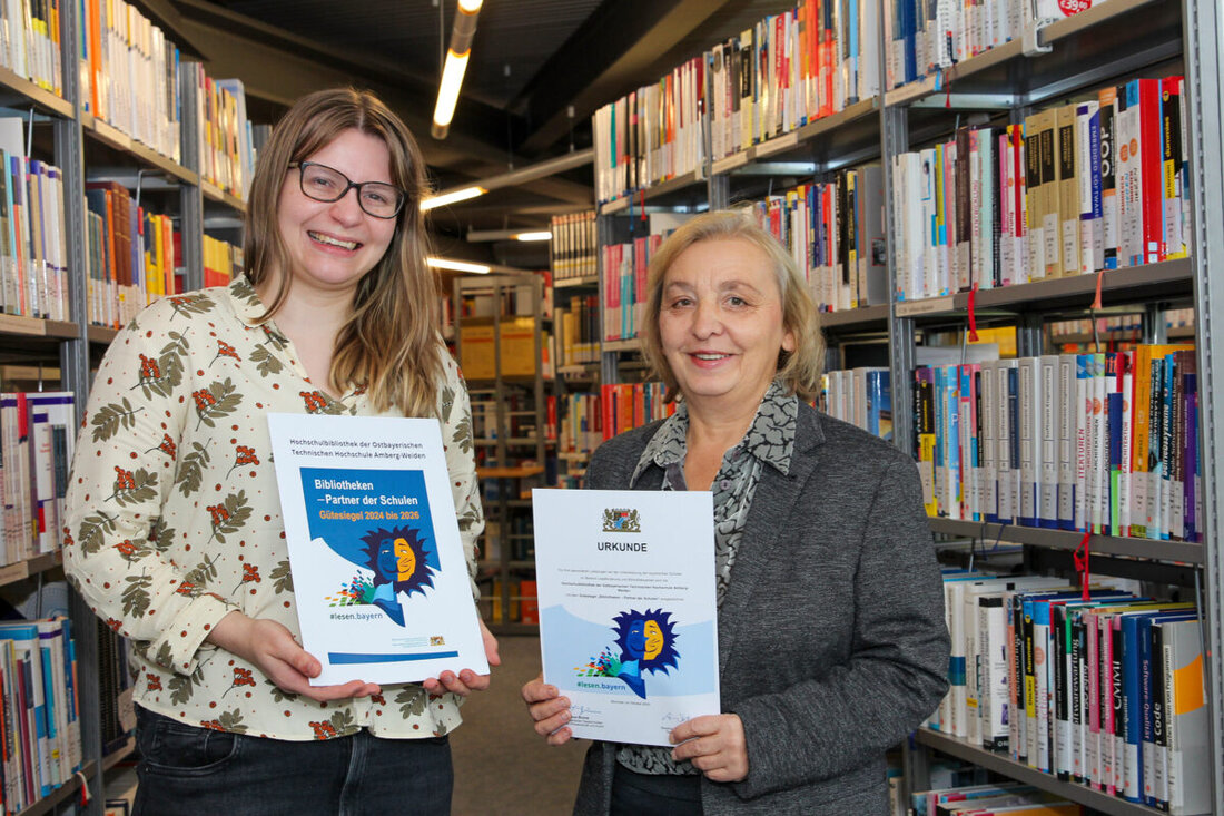 Amberg/Weiden. Die Hochschulbibliothek der OTH wurde mit dem Gütesiegel „Bibliothek – Partner der Schulen 2024 – 2026“ geehrt. Es ist ihre fünfte Auszeichnung in Folge für die Förderung von Schülerkompetenzen in der Literaturrecherche.