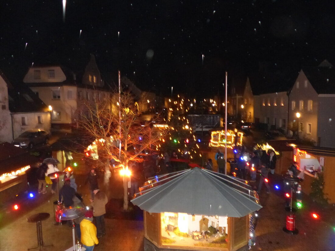 Kohlberg. Der Kohlberger Weihnachtsmarkt wurde, trotz Regen ein großer Erfolg.