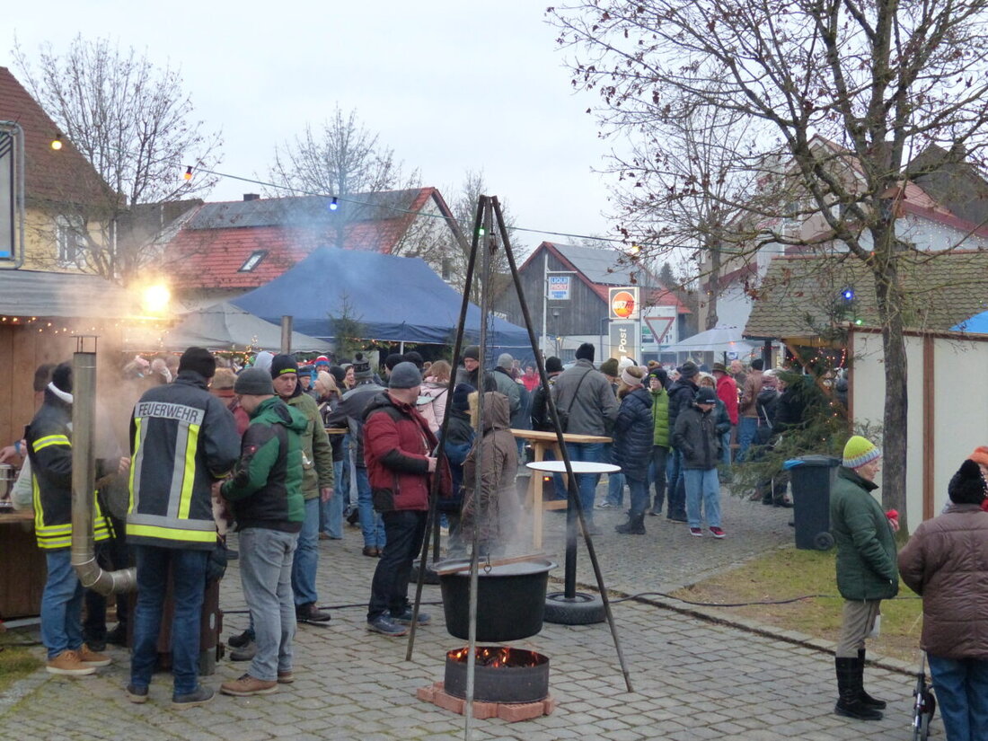 Neudorf. Die Neudorfer Dorfweihnacht zog wieder Massen von Besuchern an.