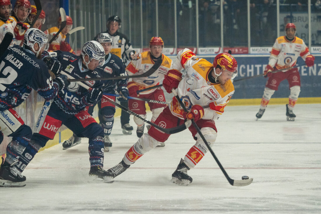 Weiden. Lange Zeit schienen die Blue Devils auch beim ESV Kaufbeuren alles im Griff zu haben. Das es dennoch nicht zu Platz neun und den fünften Sieg in Serie reichte, lag an schwachen letzten zehn Minuten.