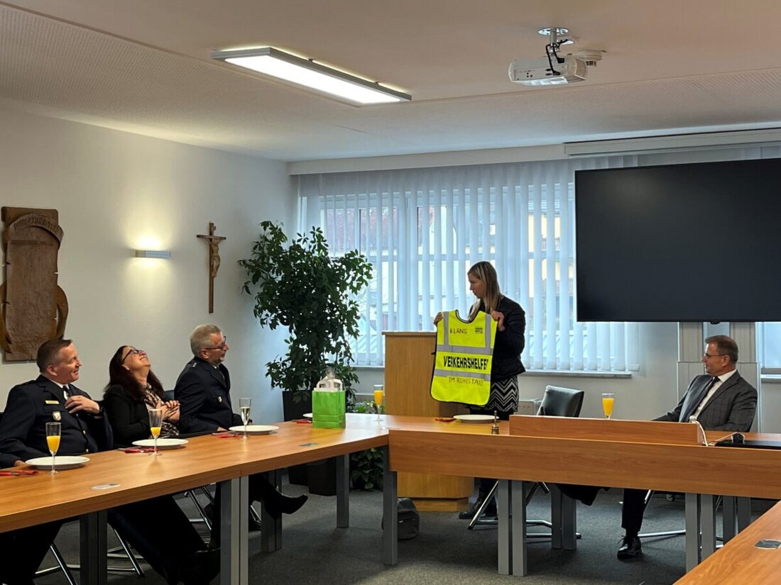 Windischeschenbach. Polizeihauptkommissar Klaus Lang geht nach Jahren als Kontaktbeamter und Einsatz für Schulwegsicherheit in Ruhestand