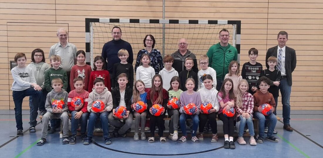 Luhe-Wildenau. Die Kooperation zwischen BLLV, BFV und den lokalen Fußballvereinen zeigt, wie Bildung und Bewegung sich gegenseitig ergänzen können. Sie setzt ein starkes Zeichen dafür, wie wichtig gemeinsames Engagement für die Entwicklung von Kindern ist.
