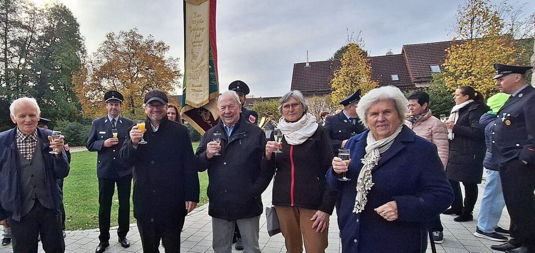 Bechtsrieth, Mit einem feierlichen Gottesdienst und anschließendem Stehempfang feierte die Filialgemeinde St. Josef das 30-jährige Dienstjubiläum von Pfarrer Thomas Stohldreier. Vor drei Jahrzehnten trat er seinen Dienst in der Gemeinde an.