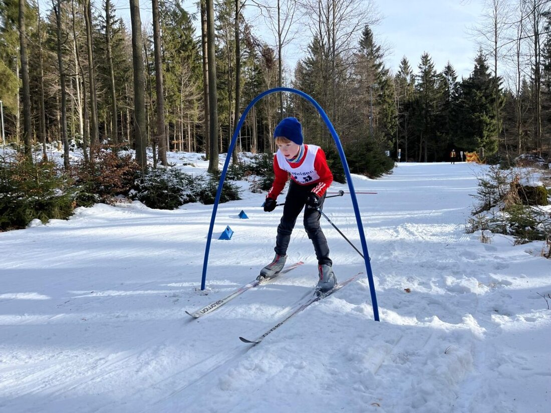 Silberhütte. 112 Schüler erzielten unter idealen Bedingungen Höchstleistungen im Kreis- und Bezirksfinale im Langlauf. Die besten Teams qualifizierten sich für das Landesfinale vom 3. bis 5. Februar in Finsterau.