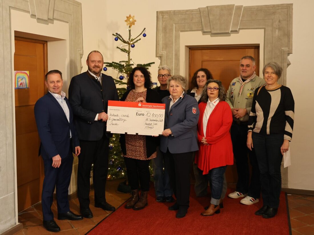 Neustadt/WN. Die Vereinigten Sparkassen spenden 12.100 Euro an verschiedene ehrenamtliche Organisationen im Landkreis. Empfänger sind unter anderem Nachsorgeeinrichtungen, Jugend- und Kulturprojekte sowie Initiativen für Gartenbau und Landschaftspflege.