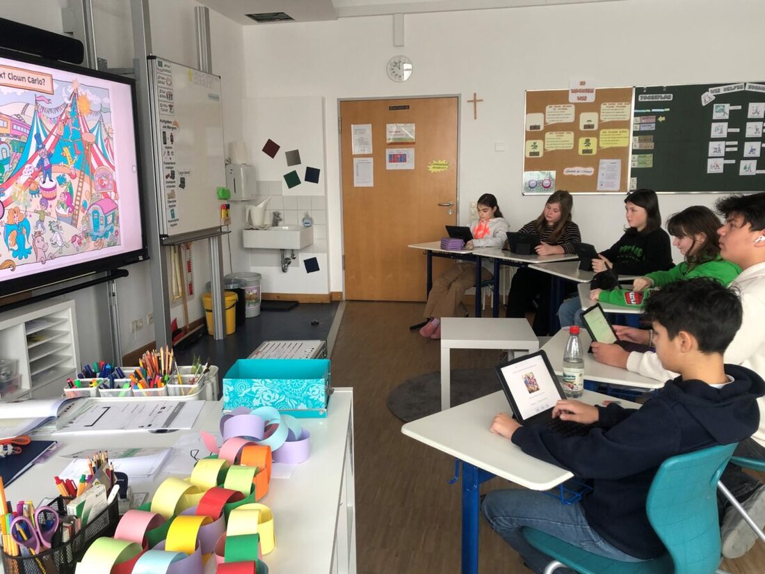 Neustadt. Die St. Felix Schule in Neustadt erzielte bei einem bundesweiten Projekt hervorragende Ergebnisse in Deutsch und Mathematik. Im Julí 2024 nahmen Viertklässler an einer Studie zu Bildungsstandards teil, wobei die Schule besonders in den Bereichen Lesen, Zuhören und Mathematik glänzte.