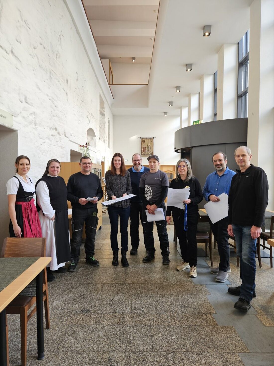 Waldsassen. Am 22. Februar 2025 findet in der Mädchenrealschule eine Ausbildungsmesse gefolgt von einer Fachkräftemesse statt, mit 60 Ausstellern und einer Premiere für Kaminkehrerbetriebe.