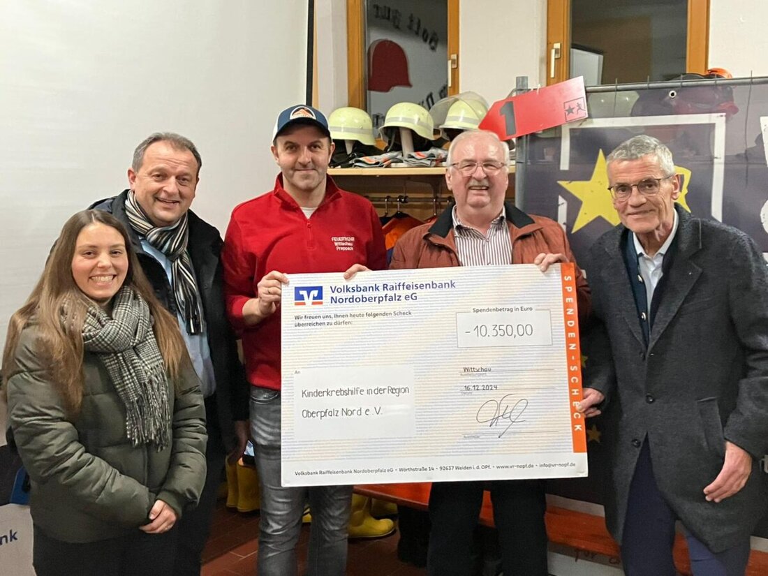 Wittschau. Auch drei Monate später haben die Verantwortlichen der Feuerwehr Wittschau-Preppach immer noch ein Lächeln im Gesicht: Bei der Scheckübergabe an die Kinderkrebshilfe.