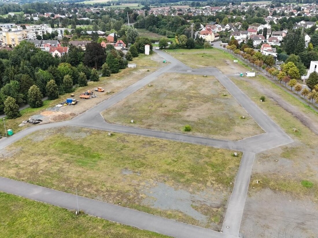 Weiden. Die Stadt plant die Neugestaltung des ehemaligen Volksfestplatzes und bittet bis zum 15. Januar 2025 um Bürgerfeedback über einen Online-Fragebogen. Ziel ist die Entwicklung einer Entwicklungsstrategie bis Mitte 2025.