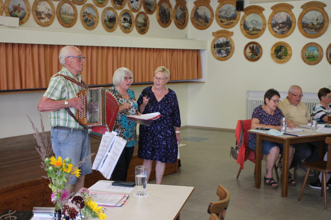 Preißach. Beim Sommerfest des Katholischen Landvolks Burkhardsreuth erfreuten Volksmusik und humorvolle Anekdoten etwa 50 Gäste.