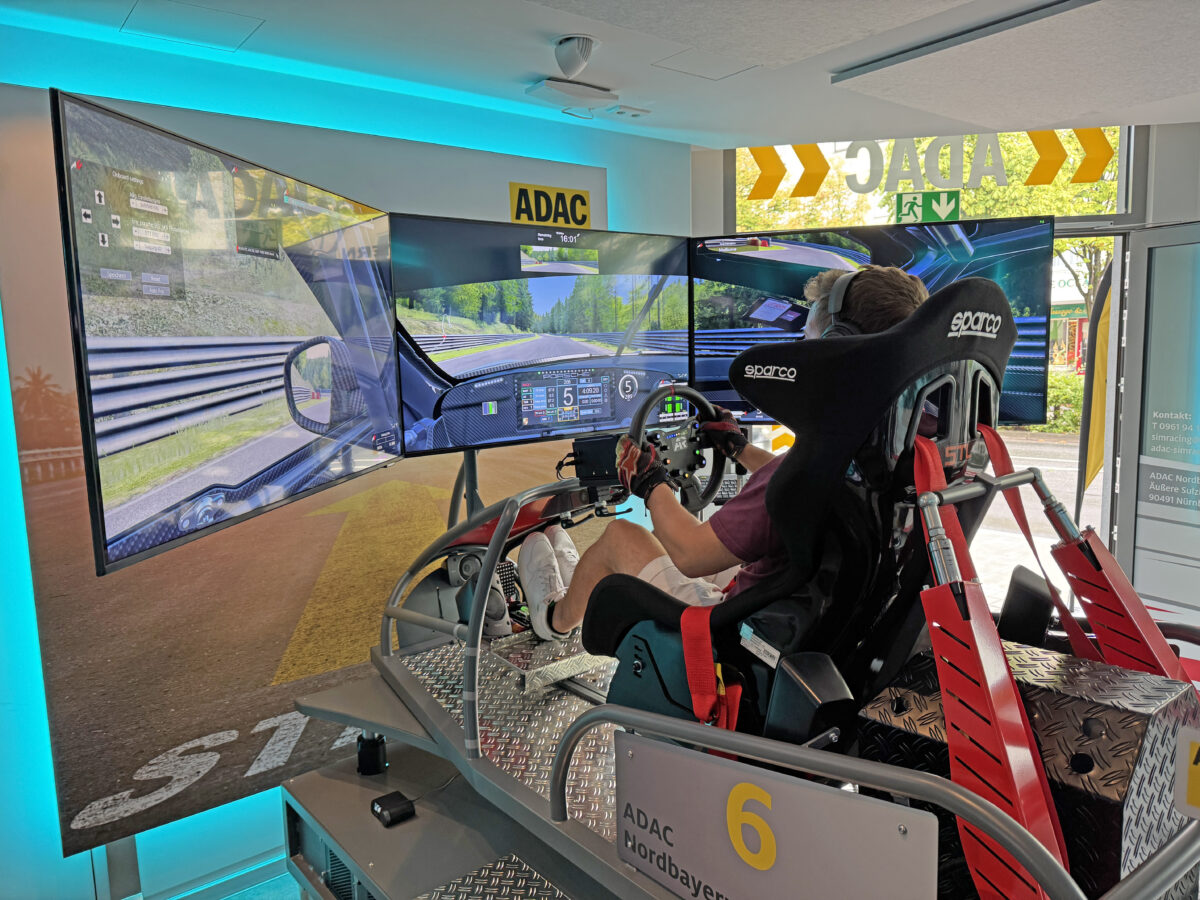 Das ADAC SimRacing-Center feiert seinen ersten Geburtstag