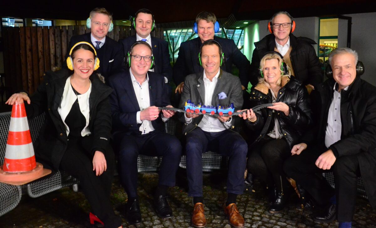 CSU-Mandatsträger besprechen Umsetzung der Elektrifizierung der Bahnstrecke Regensburg-Hof