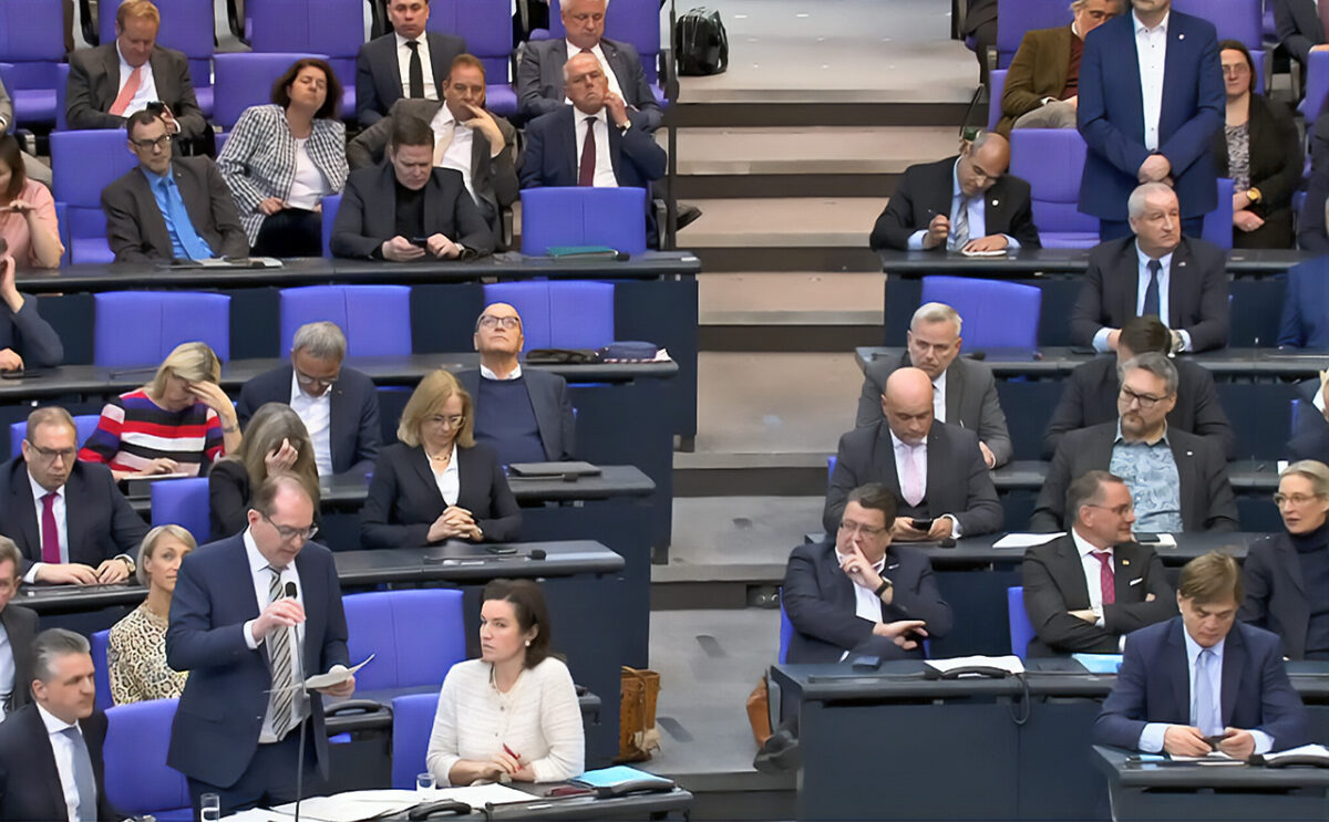 Oberpfälzer Abgeordnete zur Schulden-Debatte: Wir sind Sondervermögens-Billionäre