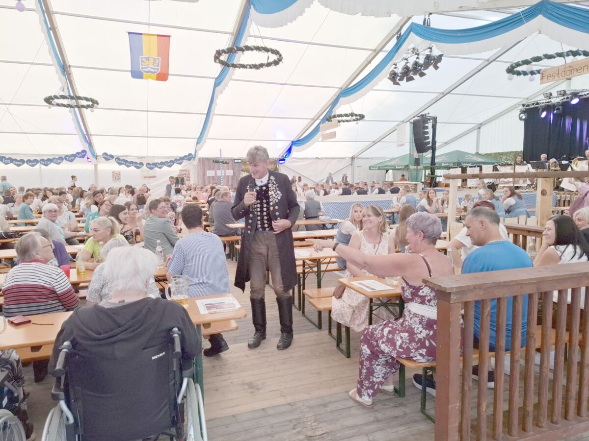 Eslarn feiert mit Gstanzl und ModeSHOW