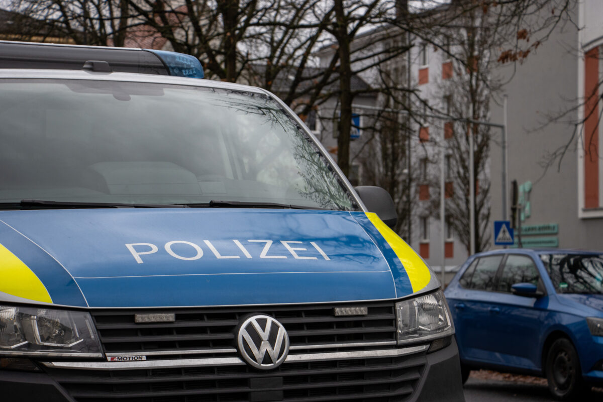 Unfall in Weiden: Auto kollidiert mit Gartenmauer