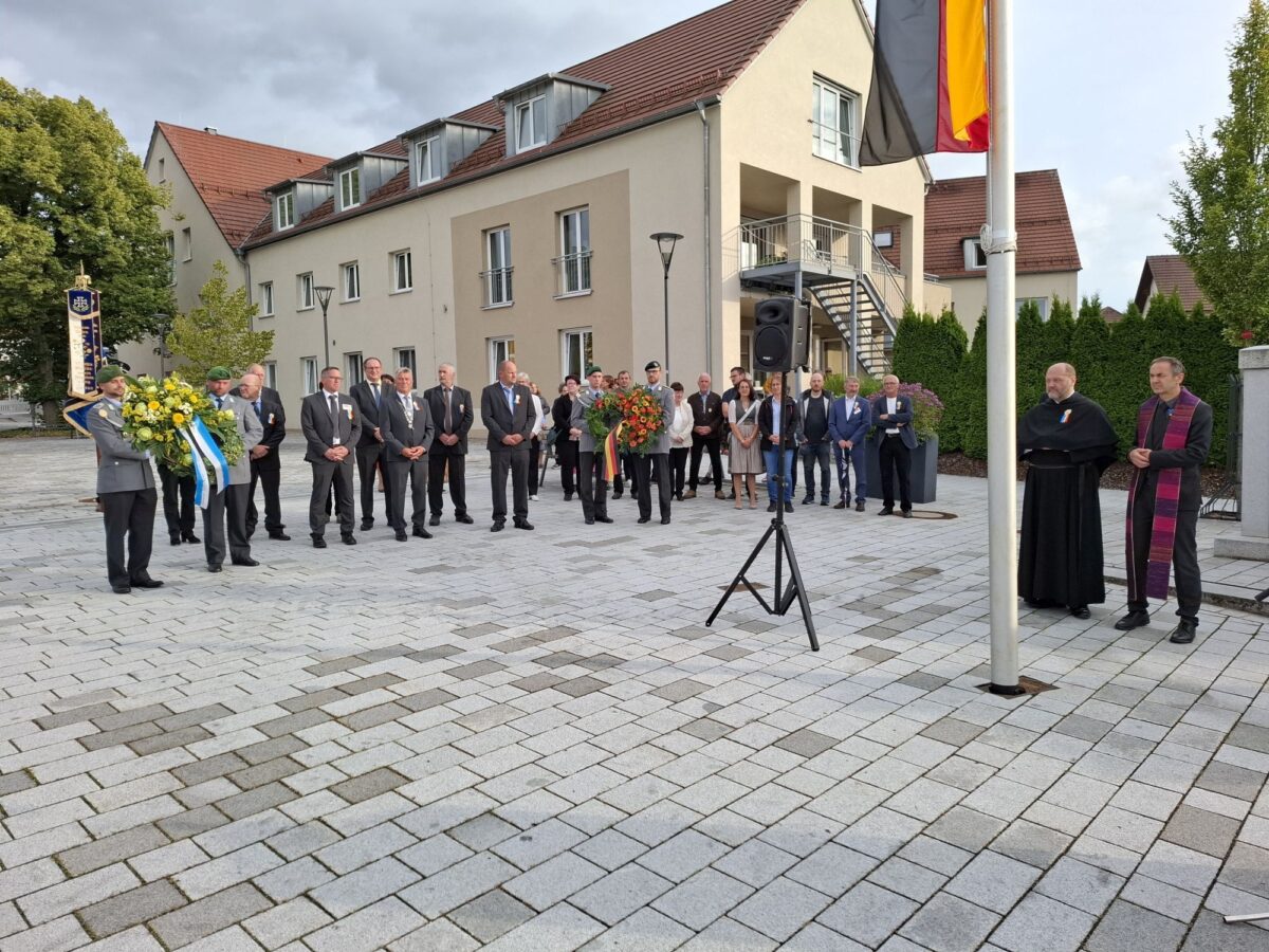 Empfang der Heimatvereine und die Gedenkfeier am Ehrenmal