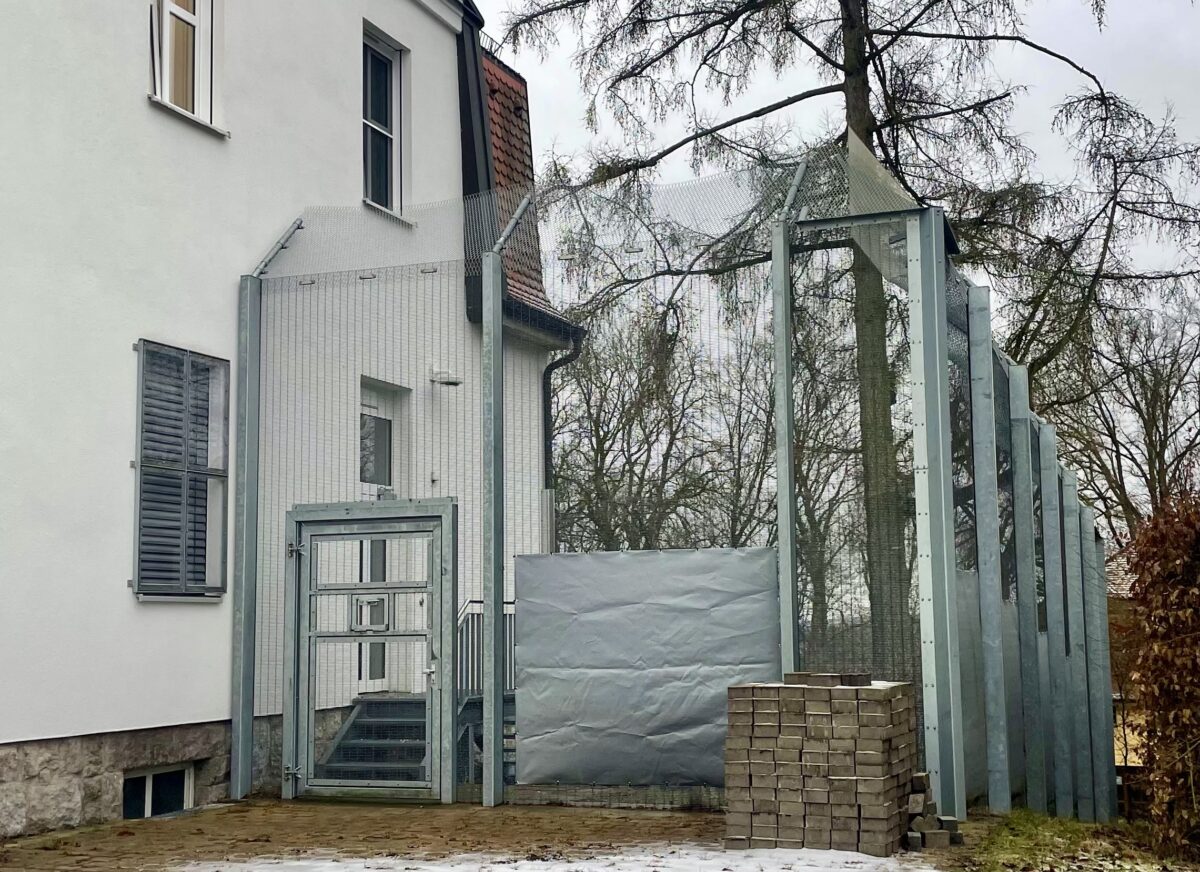 Nach Attacke mit Kugelschreiber: Landgericht entscheidet über Psychiatrie-Patienten  
