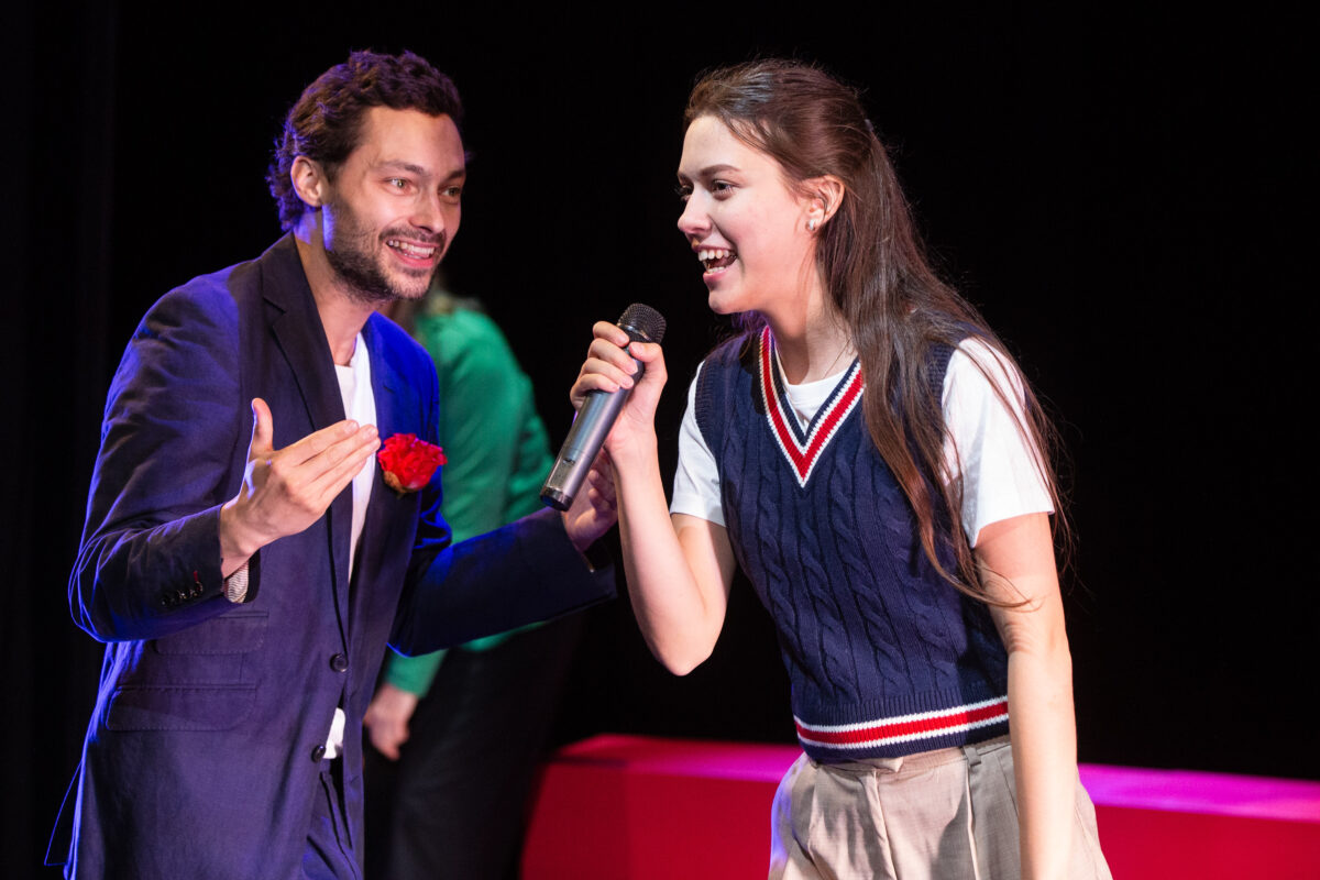 Komödie Mayas Kontra gastiert im Stadttheater Amberg