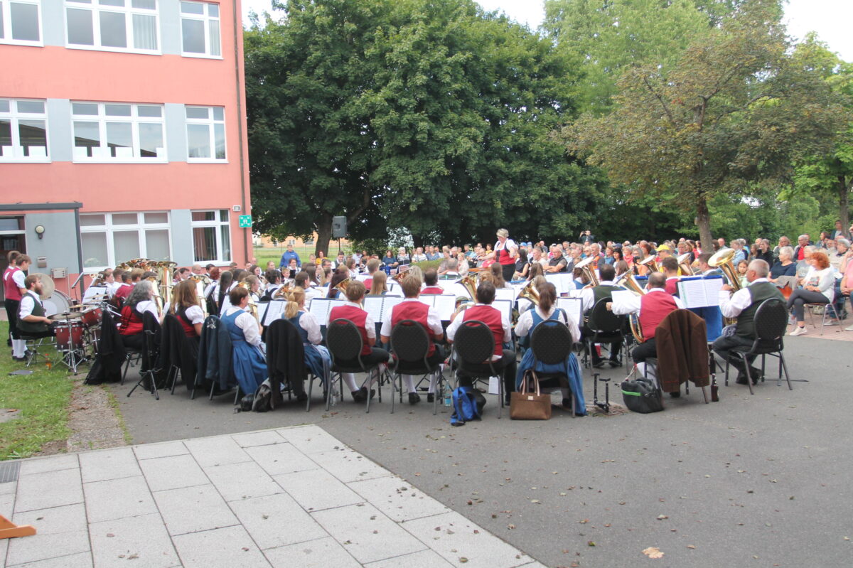Musik und Humor begeistern bei Sommerserenade in Waidhaus