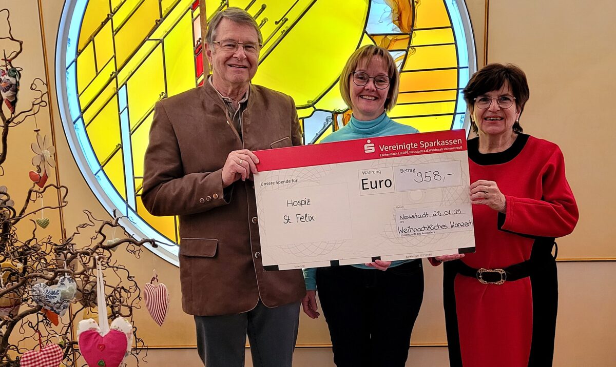 Musiker spenden 958 Euro an St. Felix Hospiz
