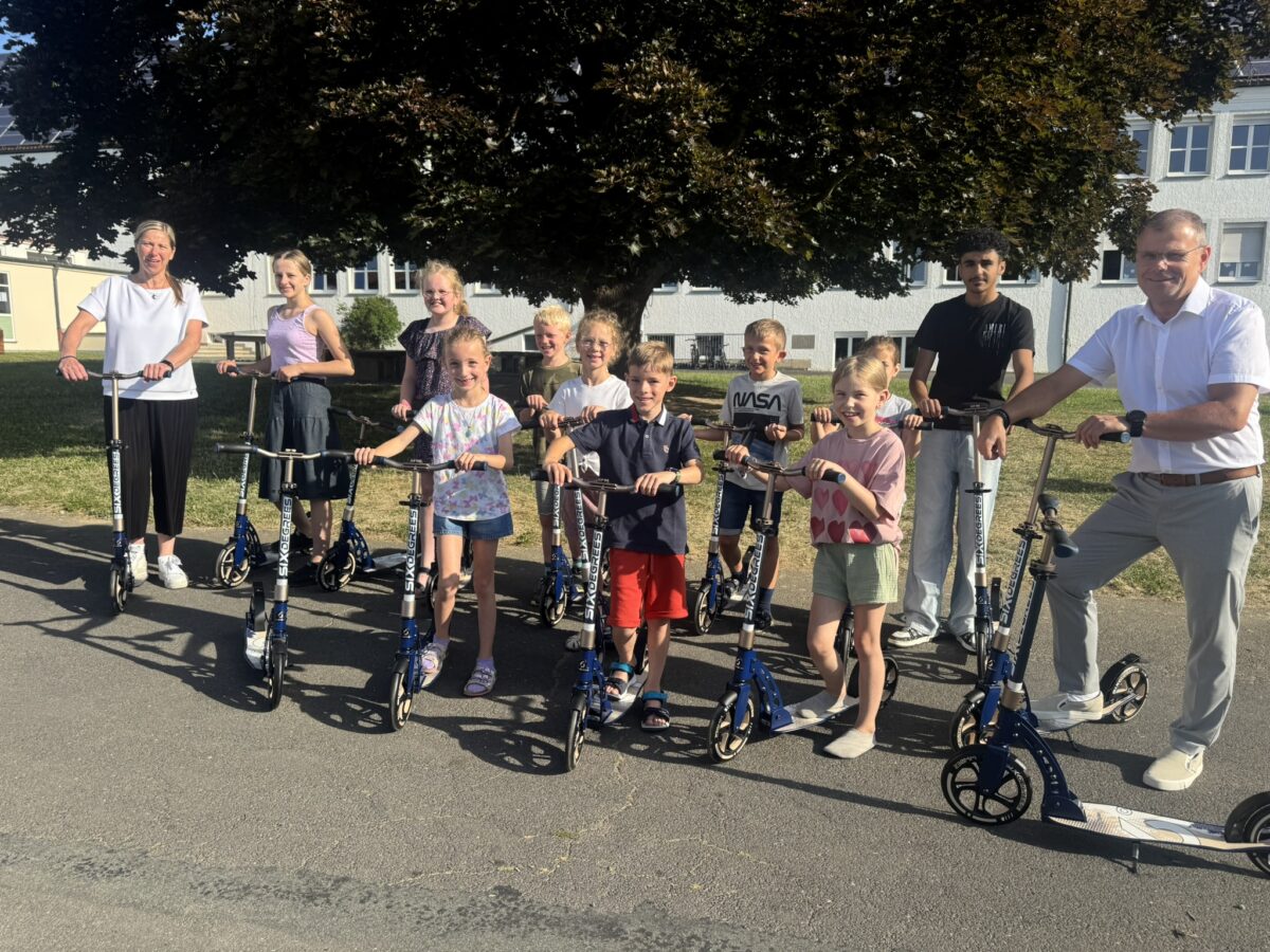 Windischeschenbach unterstützt Radlführerschein mit Tretrollern