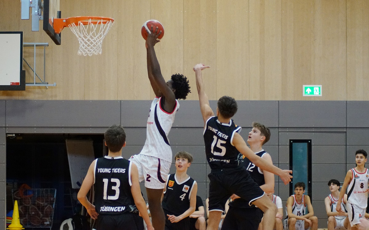 Basketball: Witt Oberpfalz Hunters gewinnen und bleiben im Playoff-Rennen