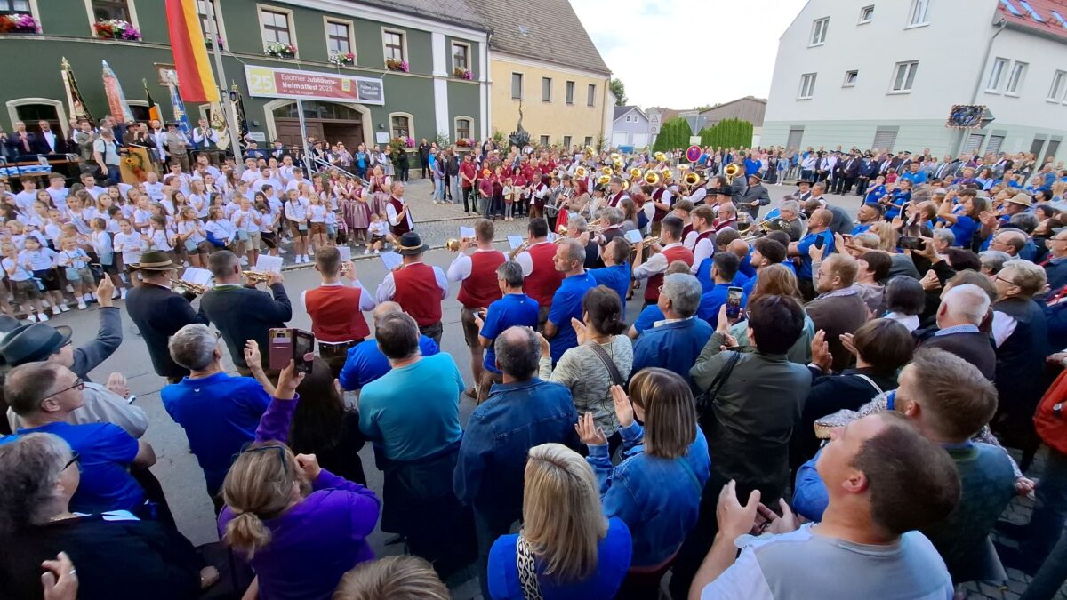 Heimatfest gestartet: Eslarn begrüßt mit Pauken und Trompeten seine Gäste