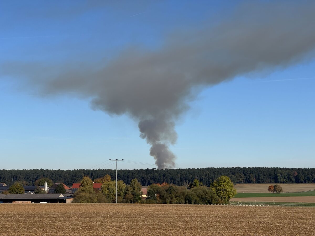 Großbrand auf Bauernhof bei Burglengenfeld -Schaden über 500.000 Euro